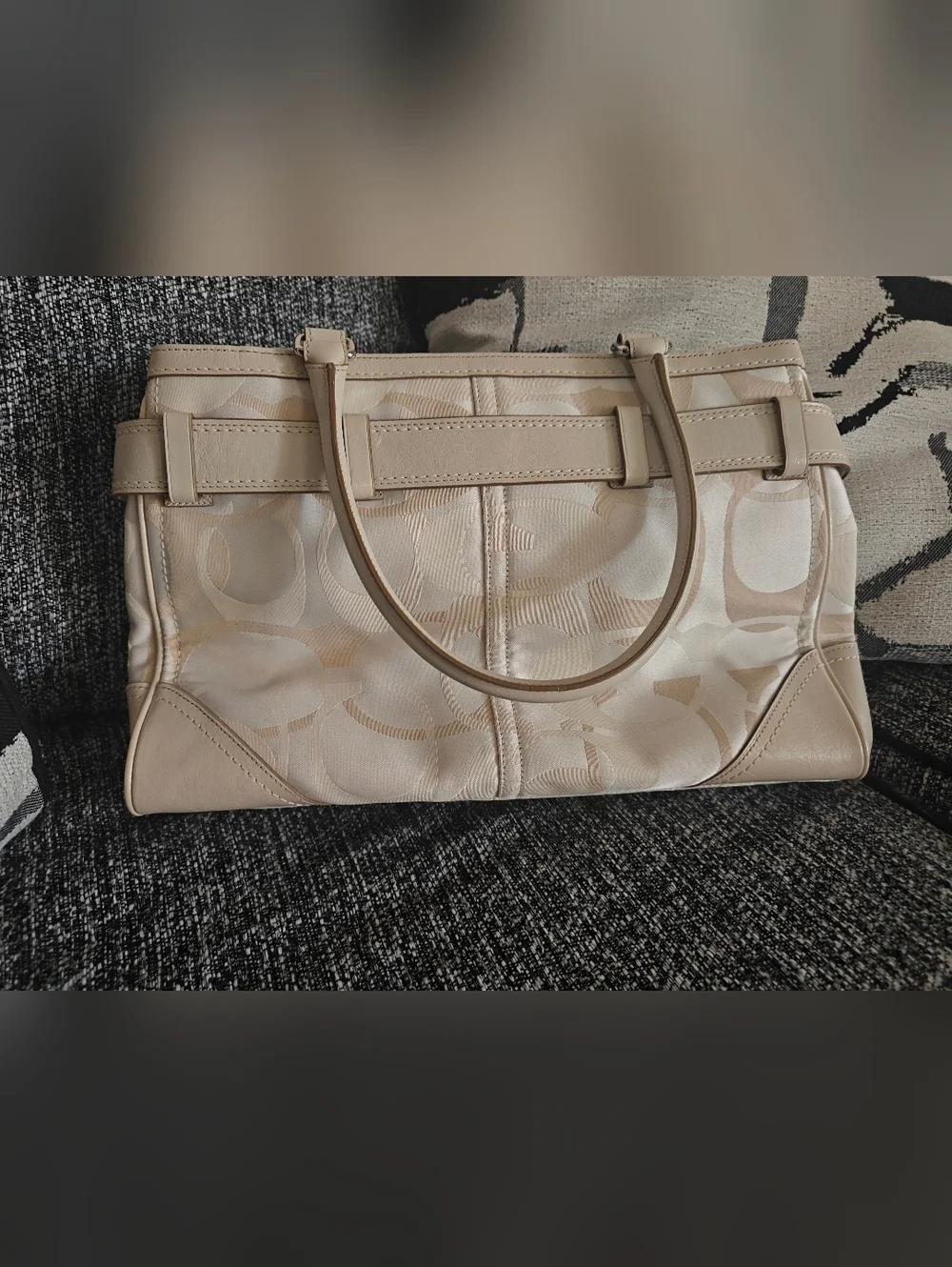 Coach Cream and Tan Signature Stripe Shoulder Bag - Picture 2 of 6